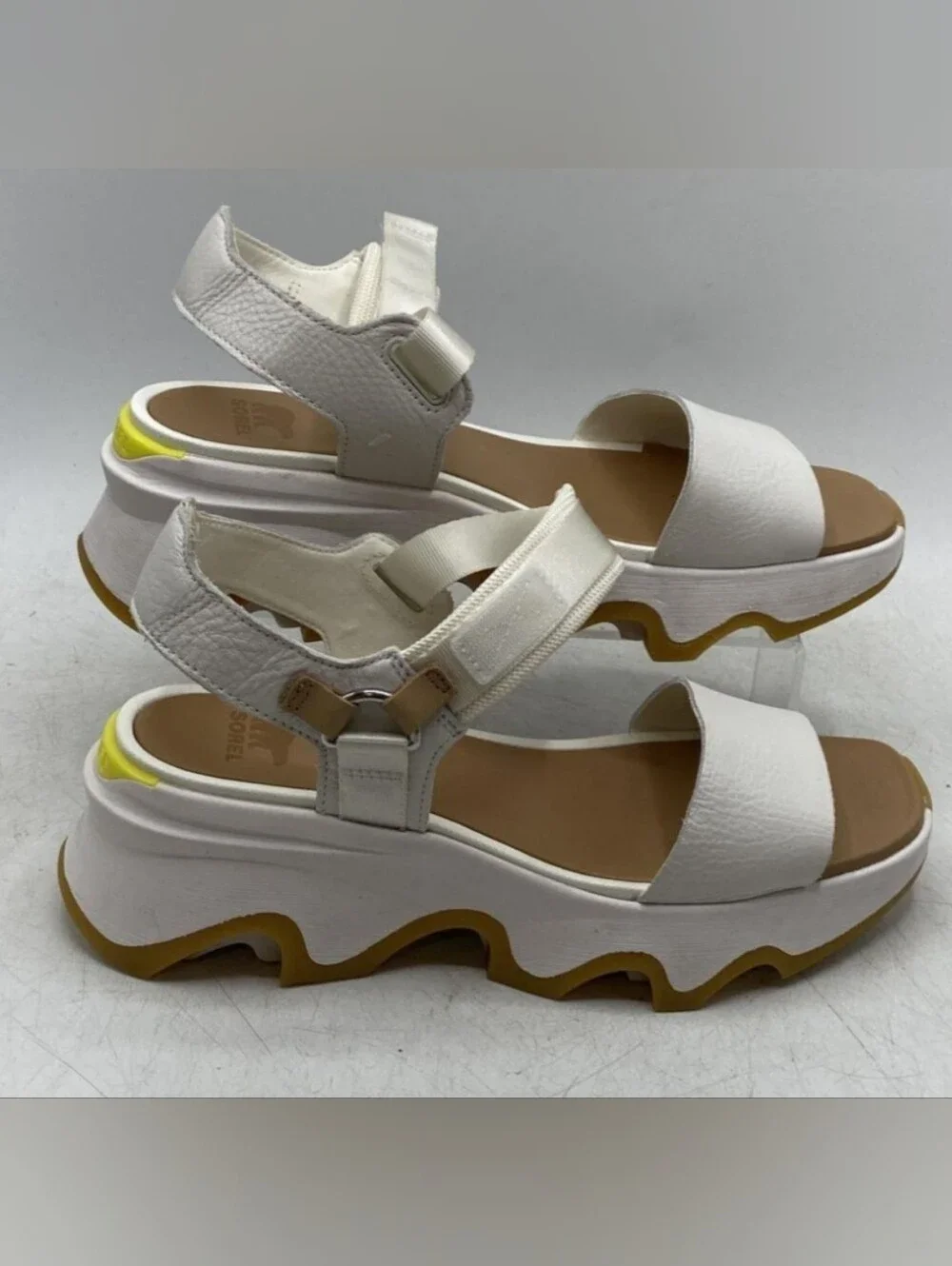 Sorel stylish white